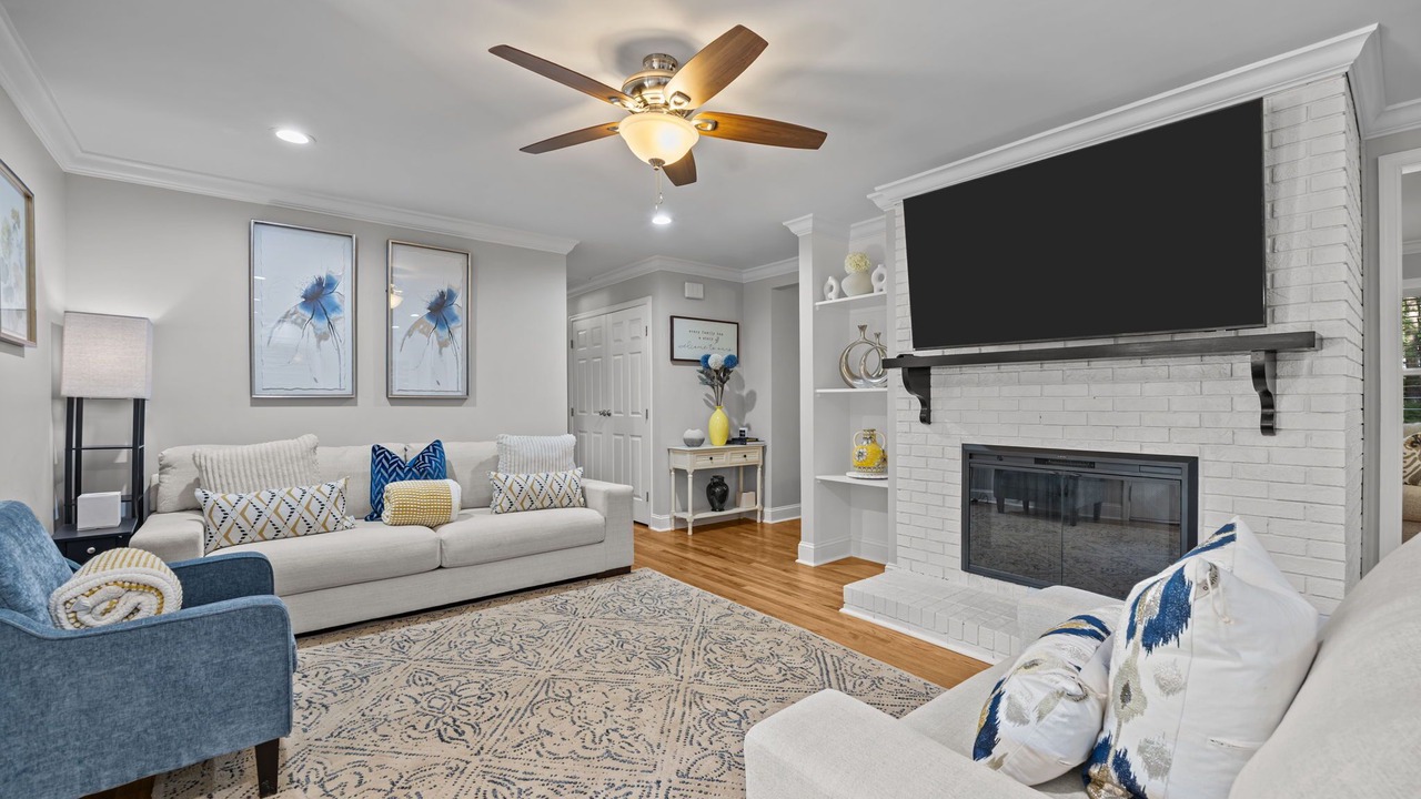 Photo of Livingroom in Northeast Raleigh
