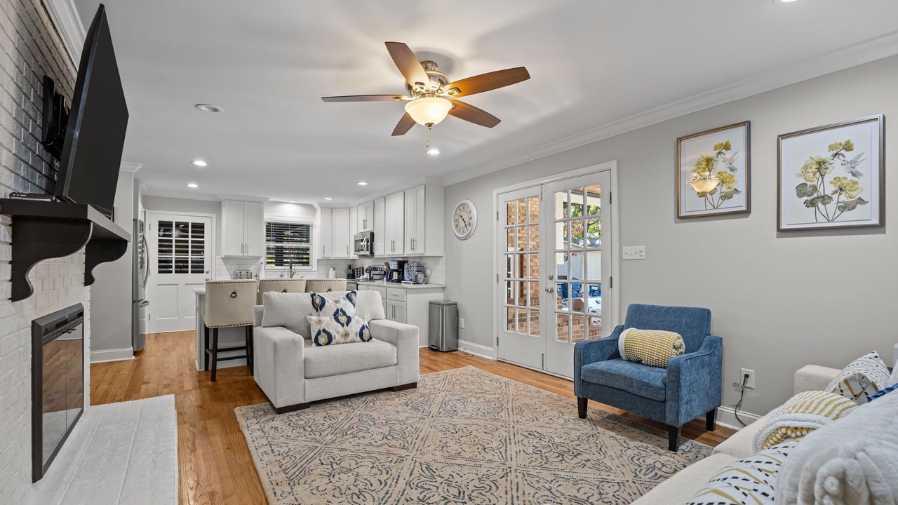 Photo of Livingroom in Northeast Raleigh