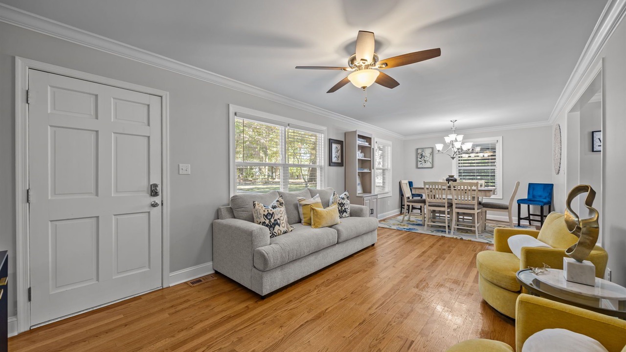Photo of Livingroom in Northeast Raleigh