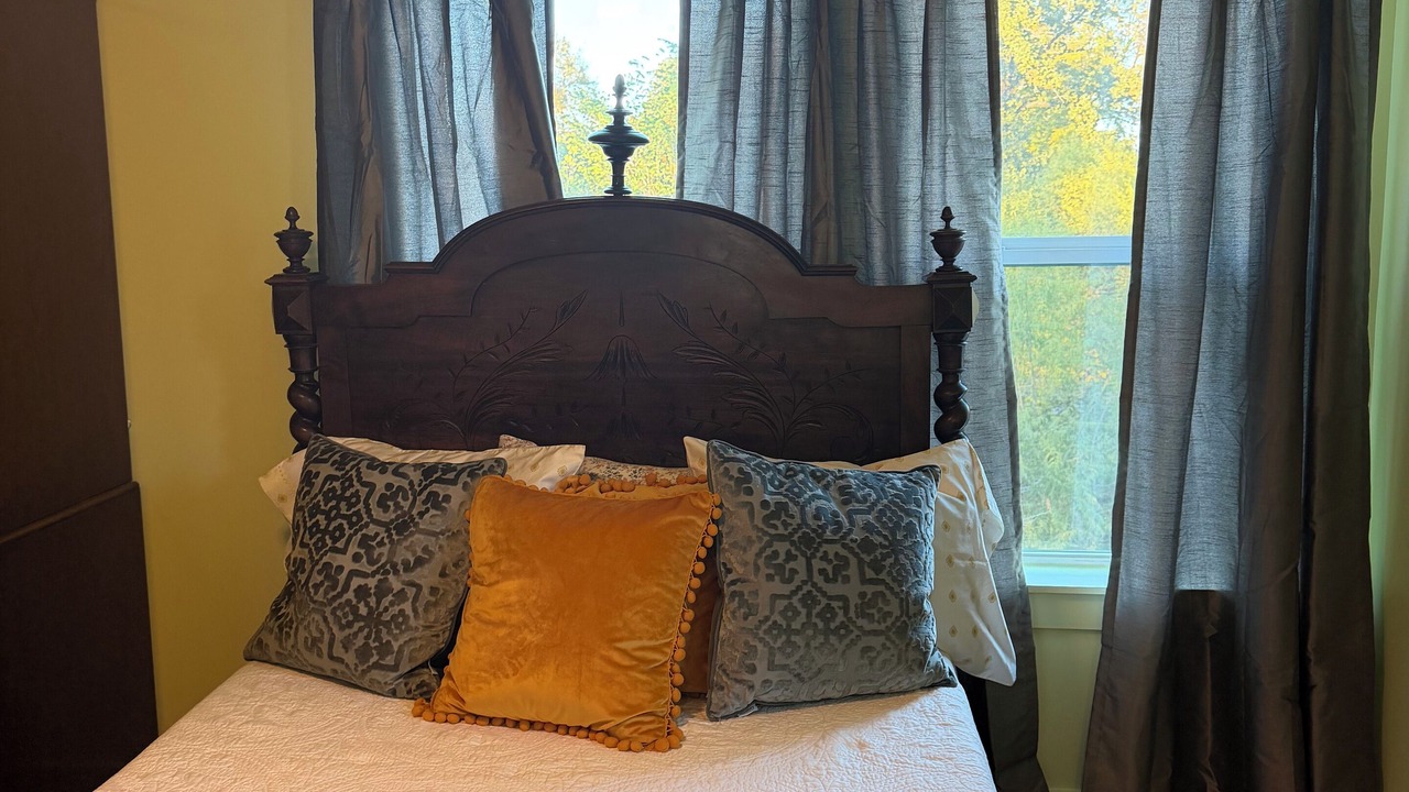 Photo of Bedroom in Log Cabin