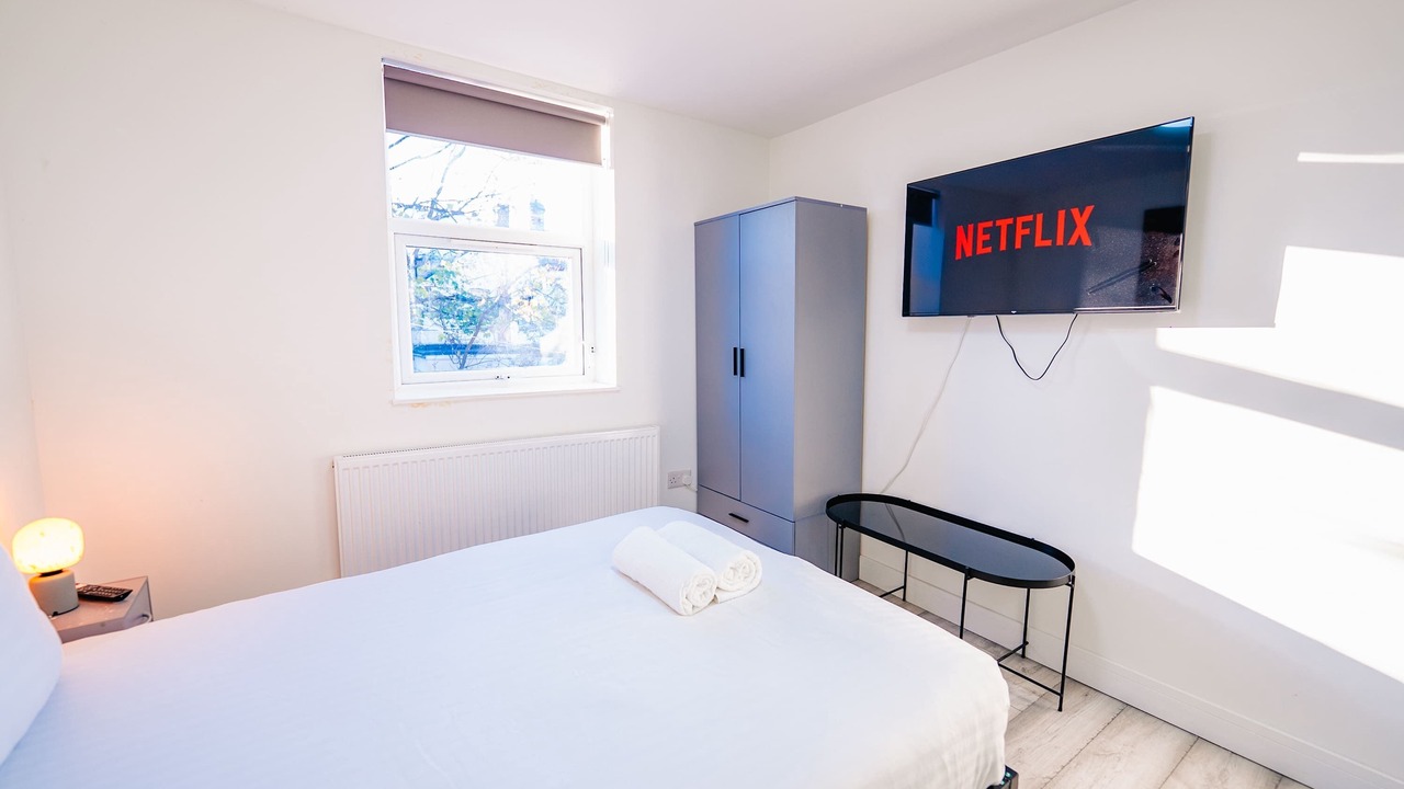 Photo of Bedroom in Roath