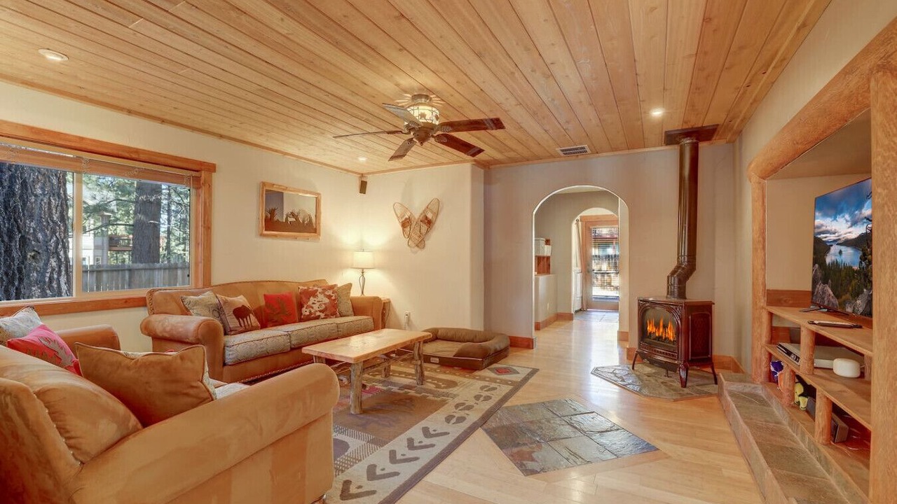 Photo of Livingroom in Bijou Park Acres