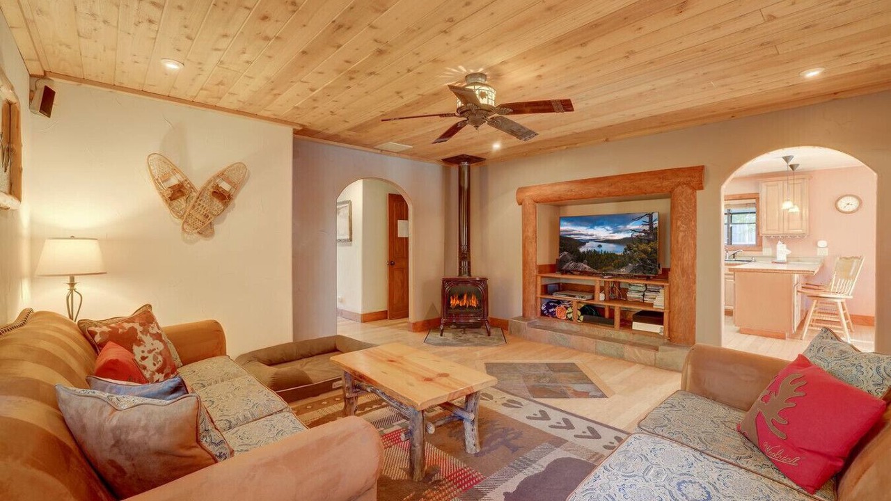 Photo of Livingroom in Bijou Park Acres