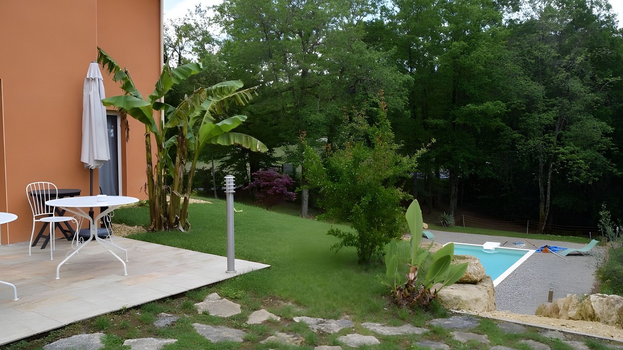 Photo of Outdoor in Saint-Andre-dAllas