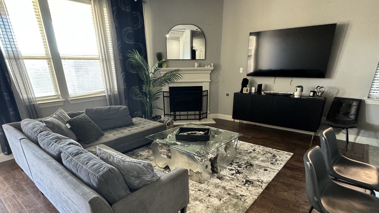 Photo of Livingroom in Little Elm