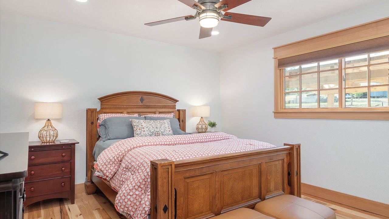 Photo of Bedroom in Roseburg