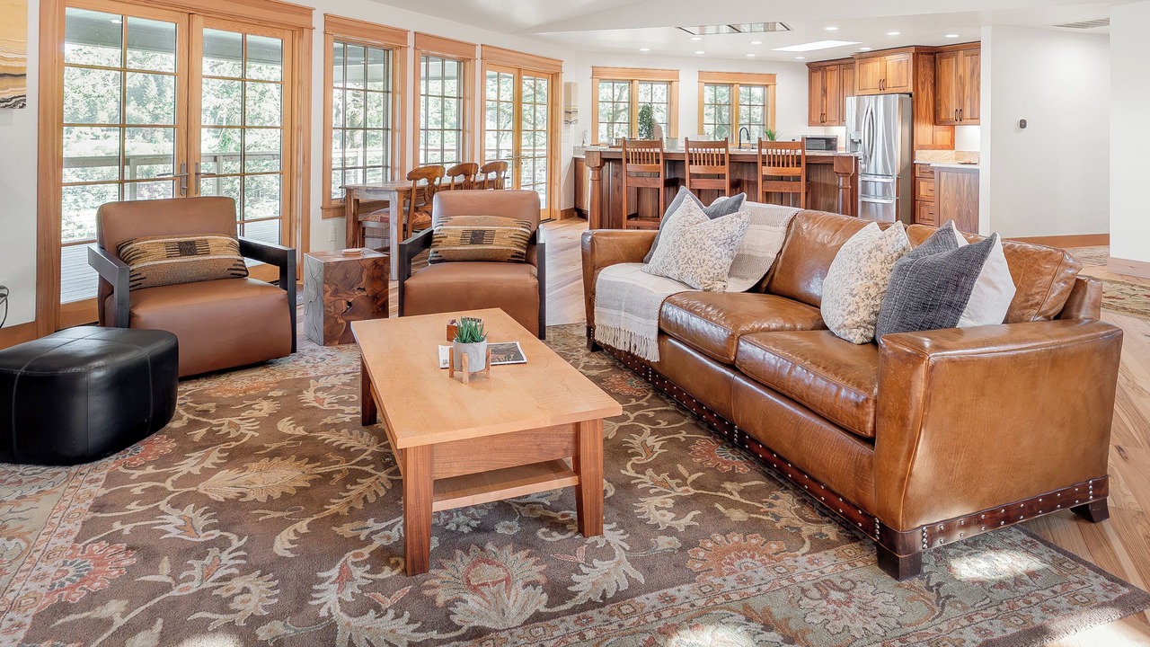 Photo of Livingroom in Roseburg