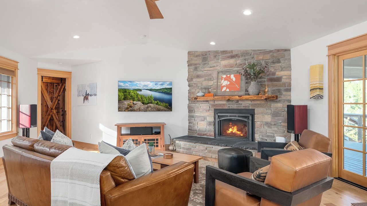 Photo of Livingroom in Roseburg