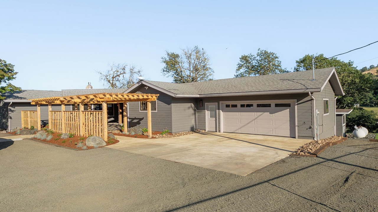 Photo of Outdoor in Roseburg