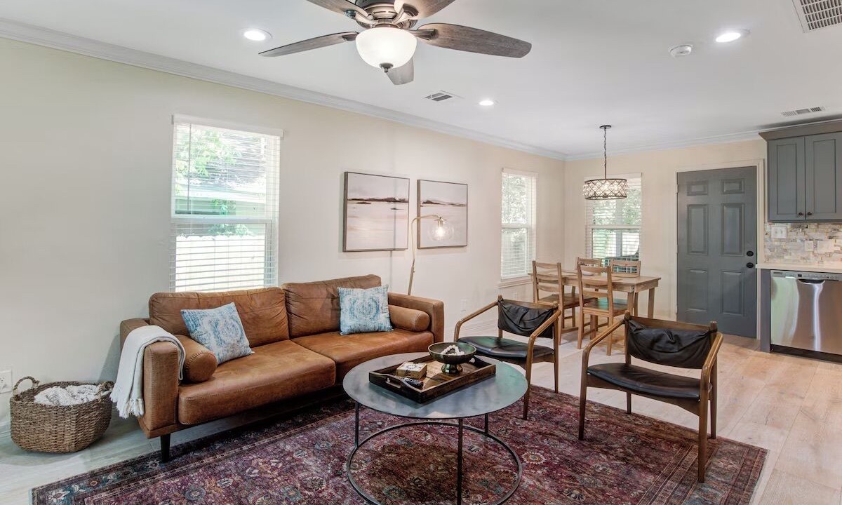 Photo of Livingroom in Shady Acres