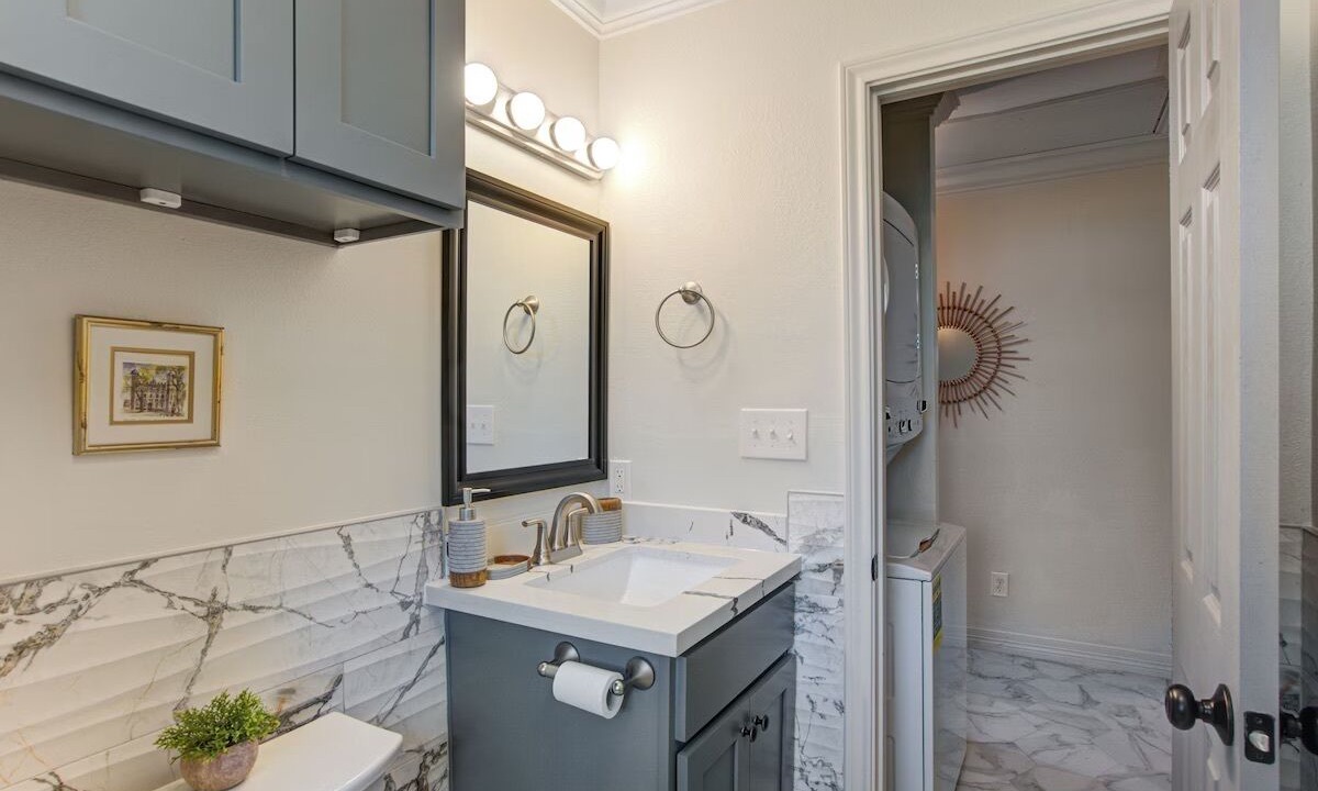 Photo of Bathroom in Shady Acres