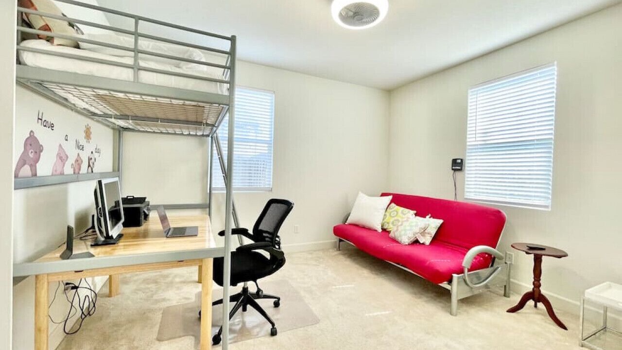 Photo of Livingroom in Downtown