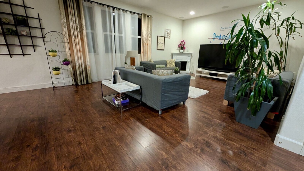 Photo of Livingroom in Downtown