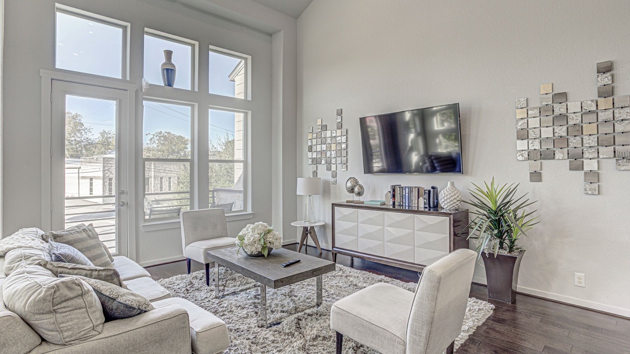 Photo of Livingroom in Tobin Hill