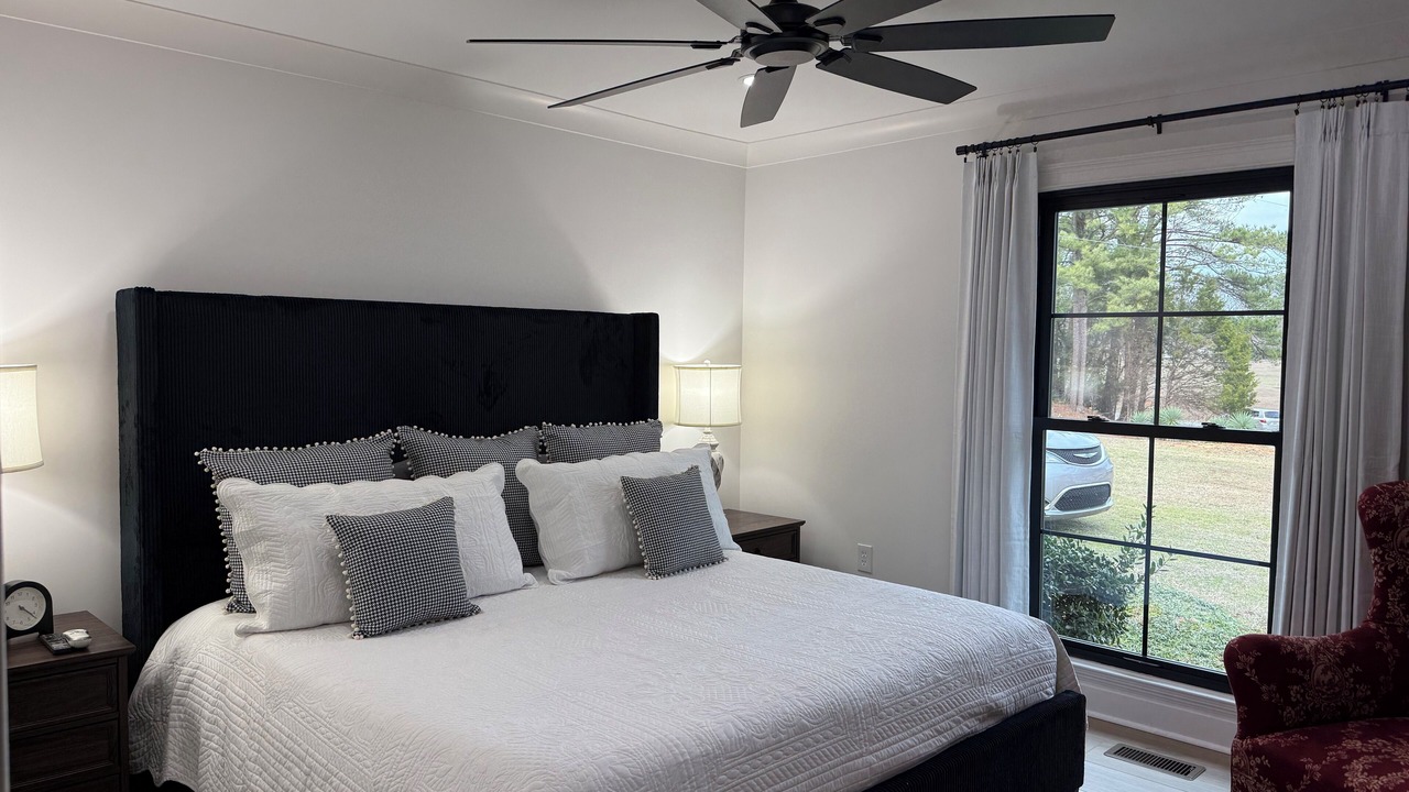 Photo of Bedroom in Northport