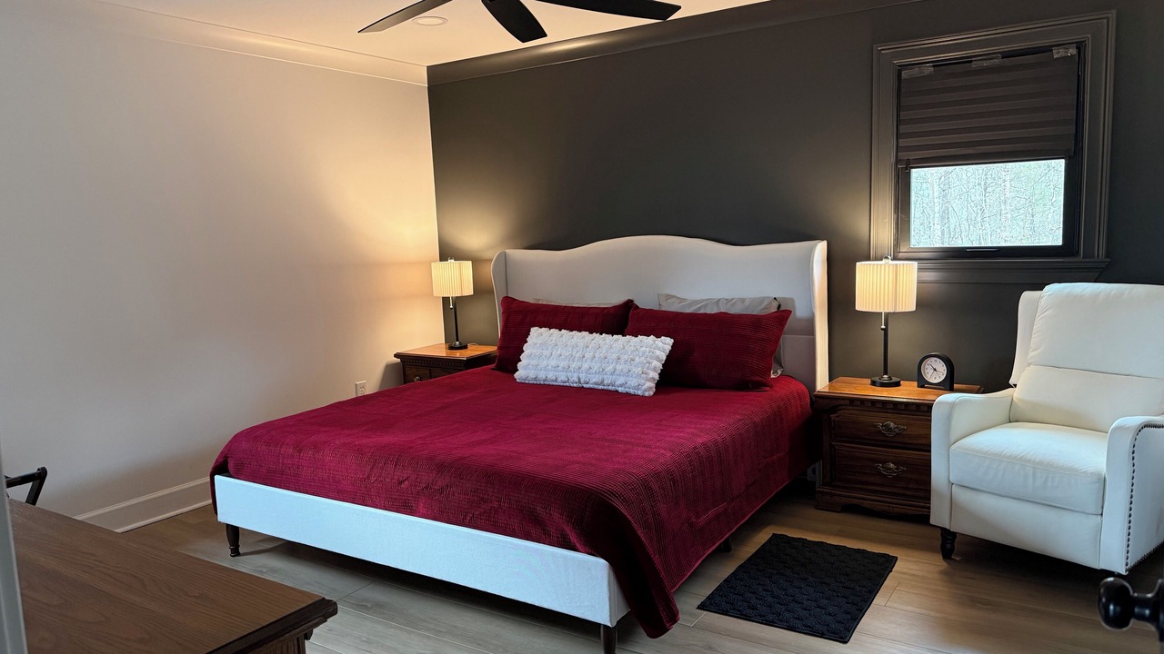 Photo of Bedroom in Northport