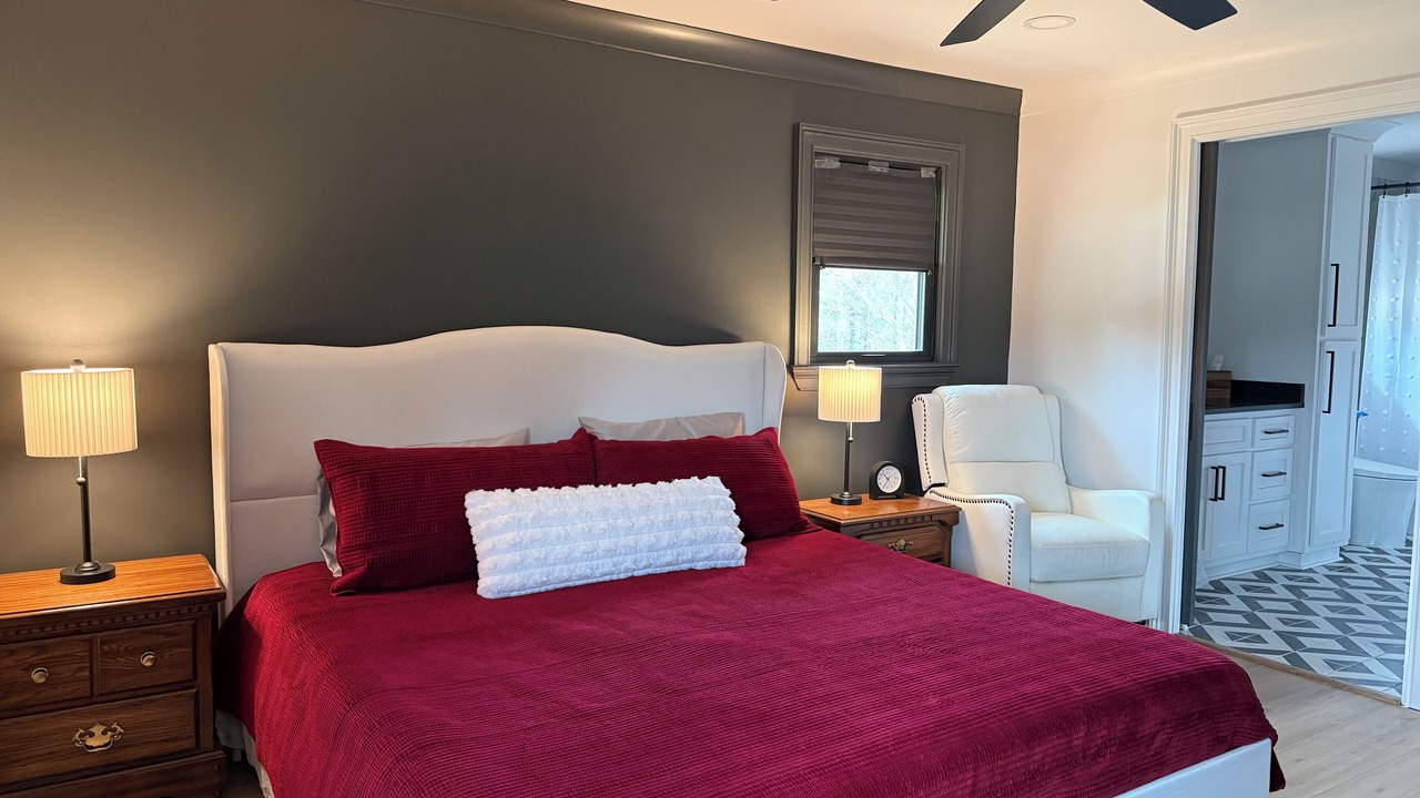 Photo of Bedroom in Northport