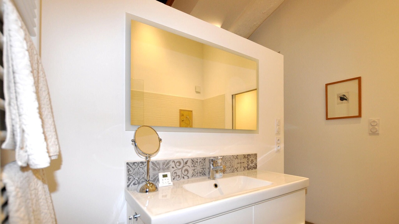 Photo of Bathroom in Thezan-des-Corbieres