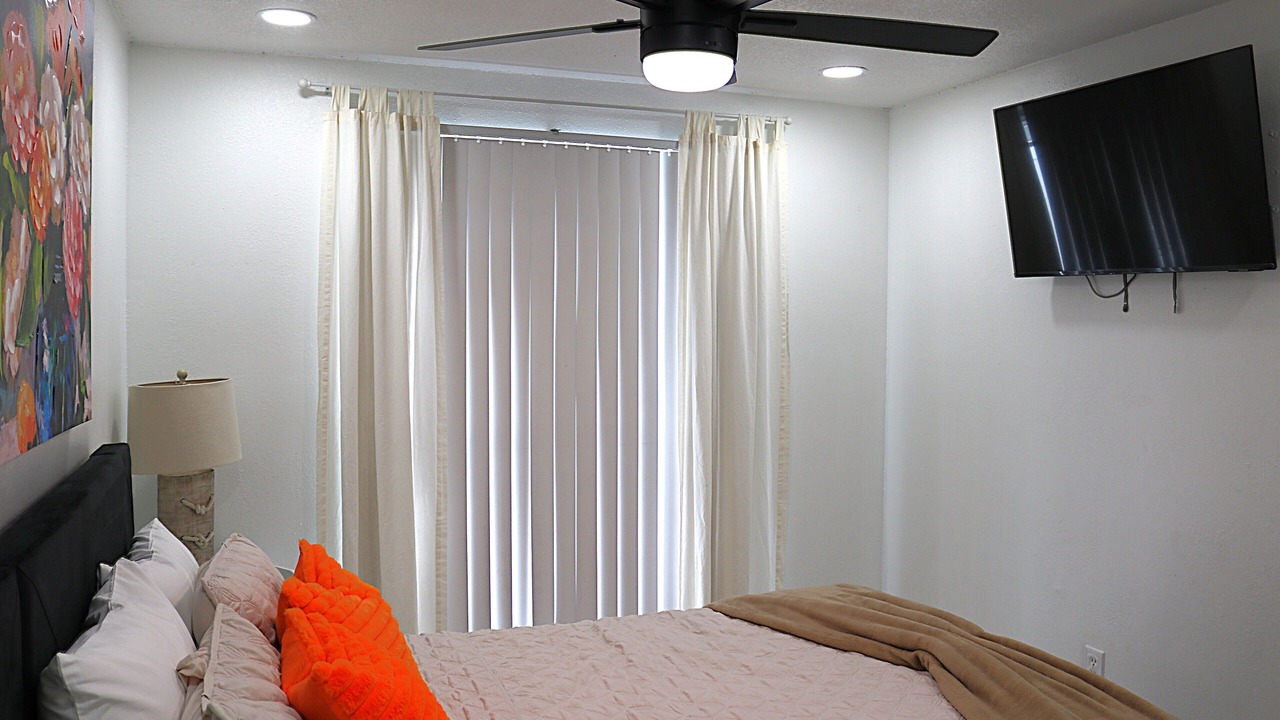 Photo of Bedroom in Bearss Plaza