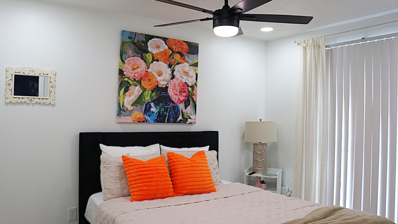 Photo of Bedroom in Bearss Plaza