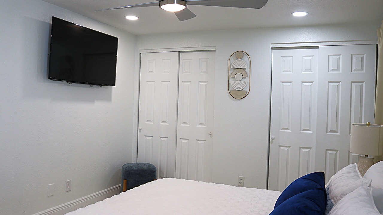 Photo of Bedroom in Bearss Plaza