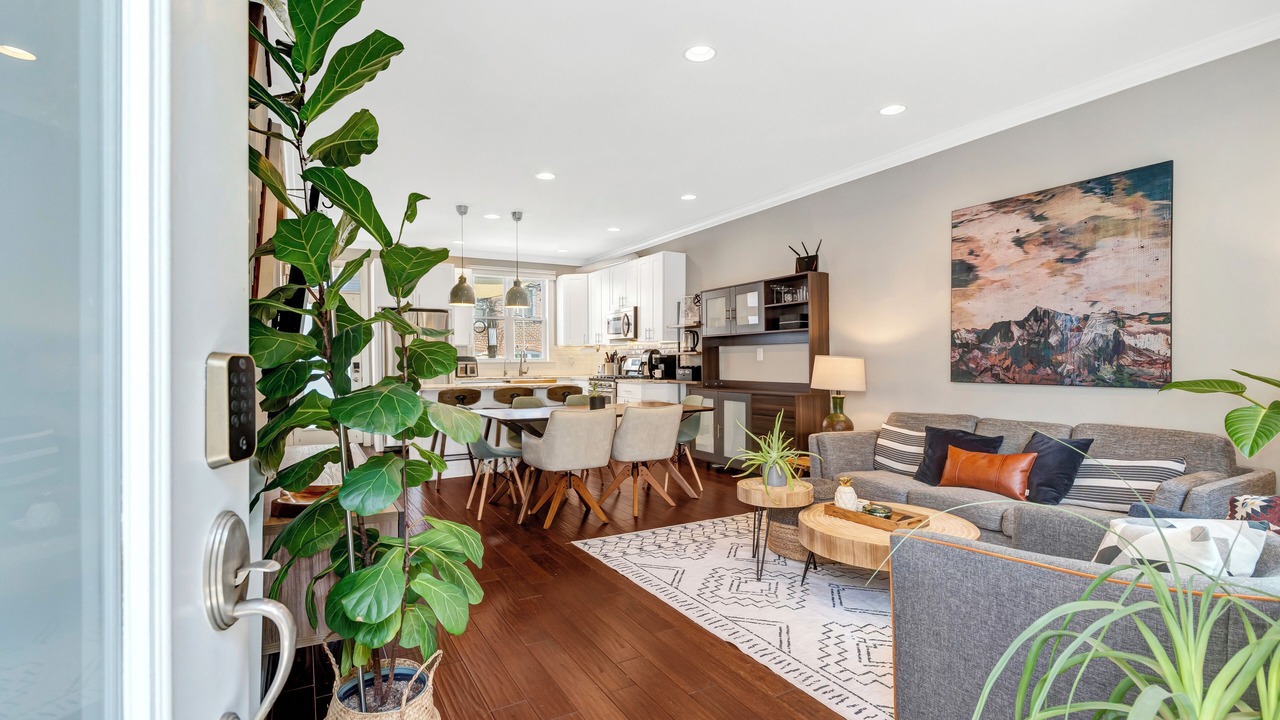 Photo of Livingroom in Edgewood