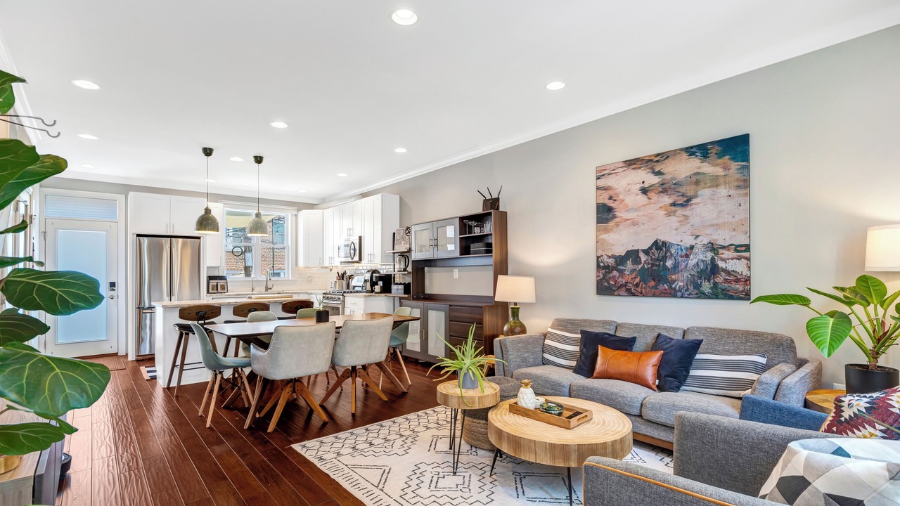 Photo of Livingroom in Edgewood