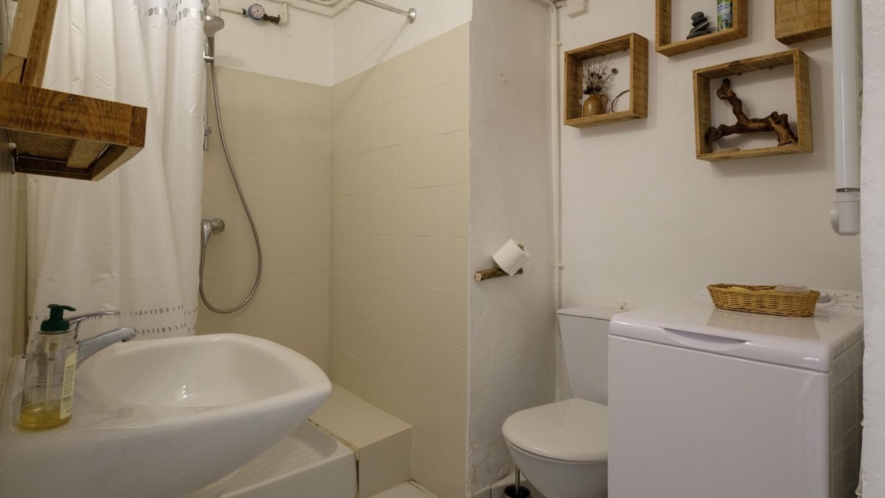 Photo of Bathroom in Peyriac-de-Mer