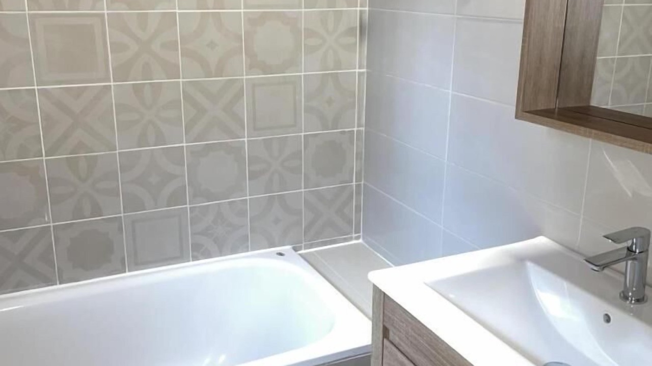 Photo of Bathroom in Roquefort-des-Corbieres