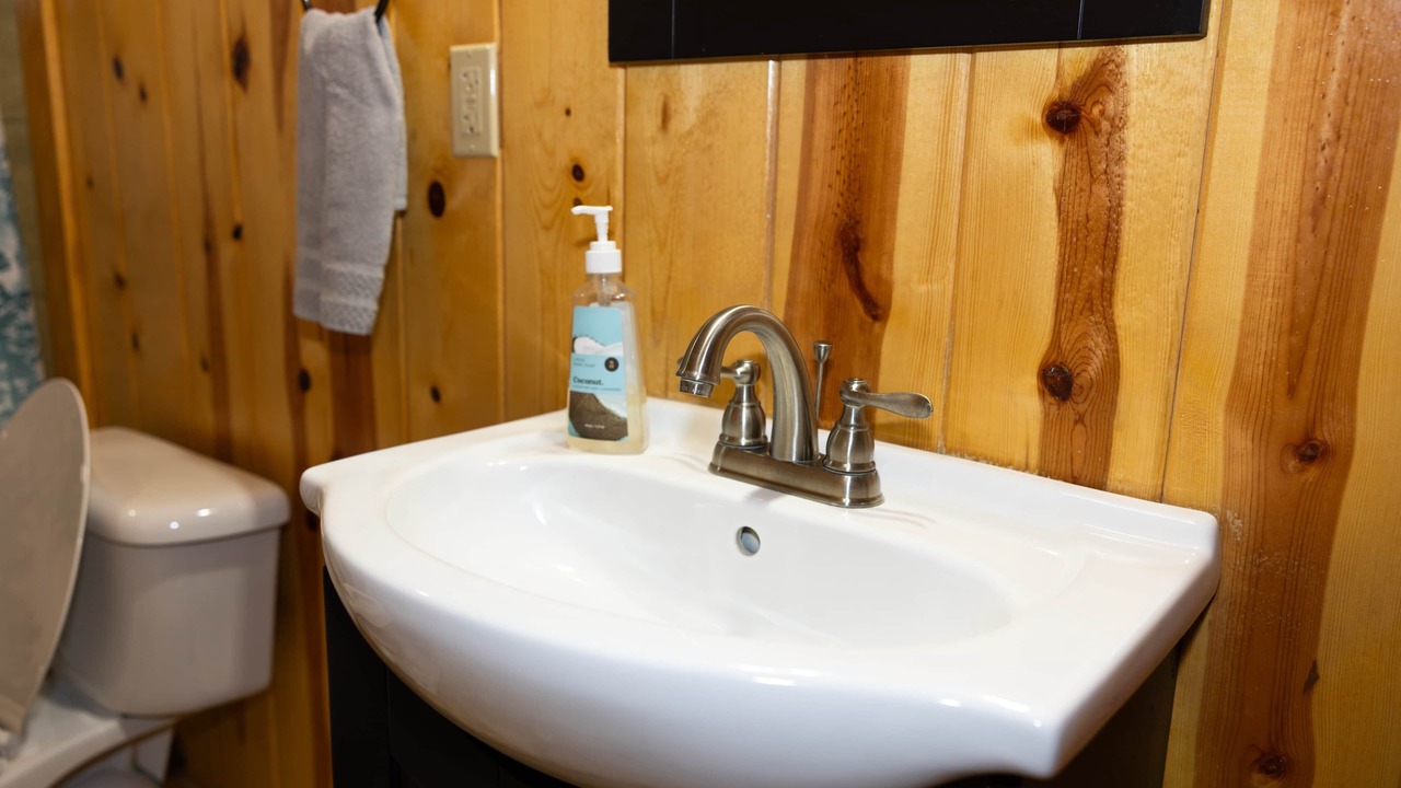 Photo of Bathroom in Helenwood