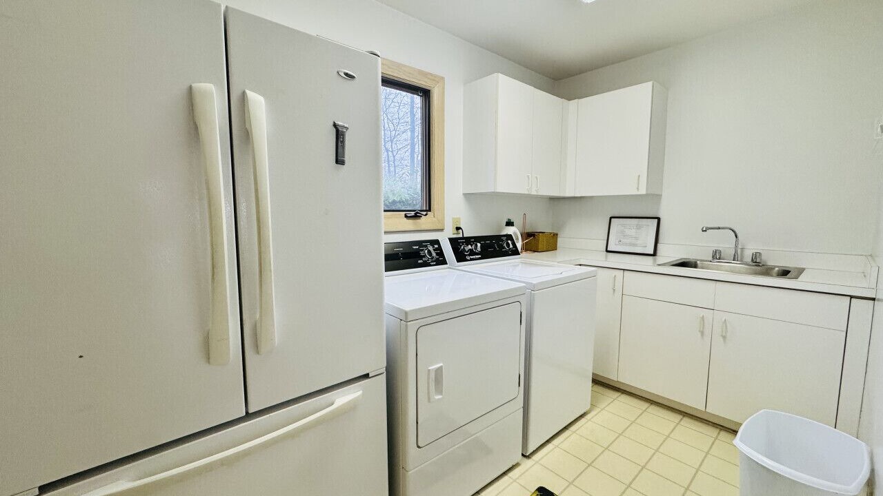 Photo of Bedroom in New Irving Park