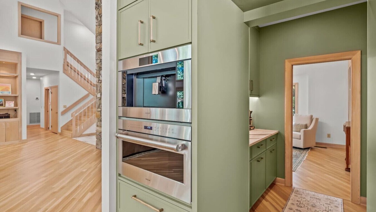 Photo of Bedroom in New Irving Park