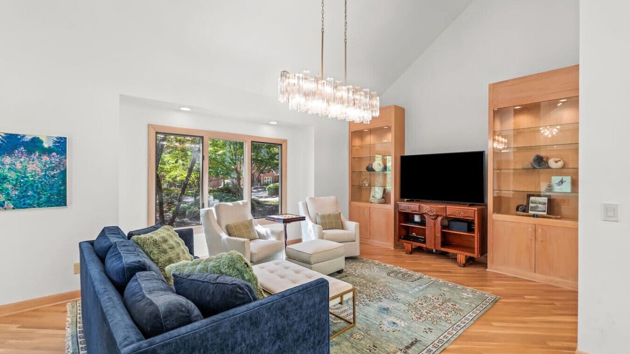 Photo of Bedroom in New Irving Park