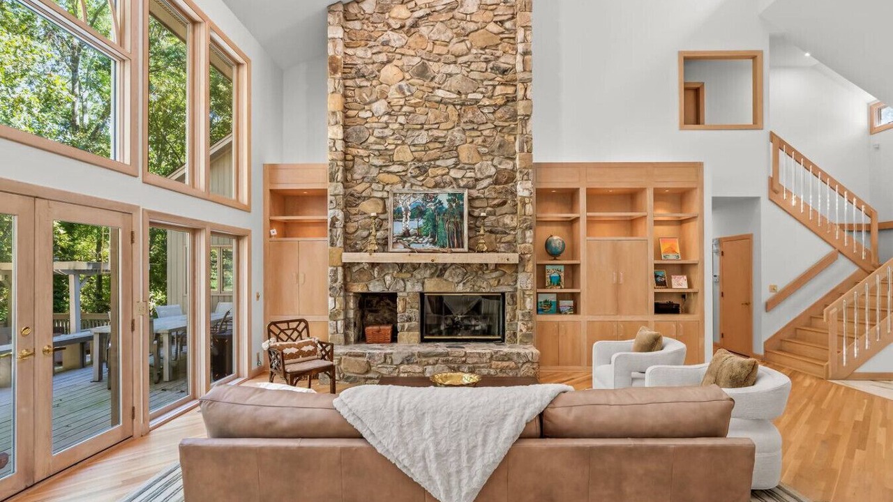 Photo of Livingroom in New Irving Park