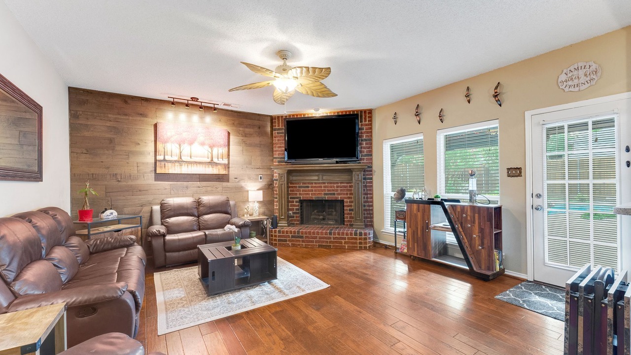 Photo of Livingroom in Allen