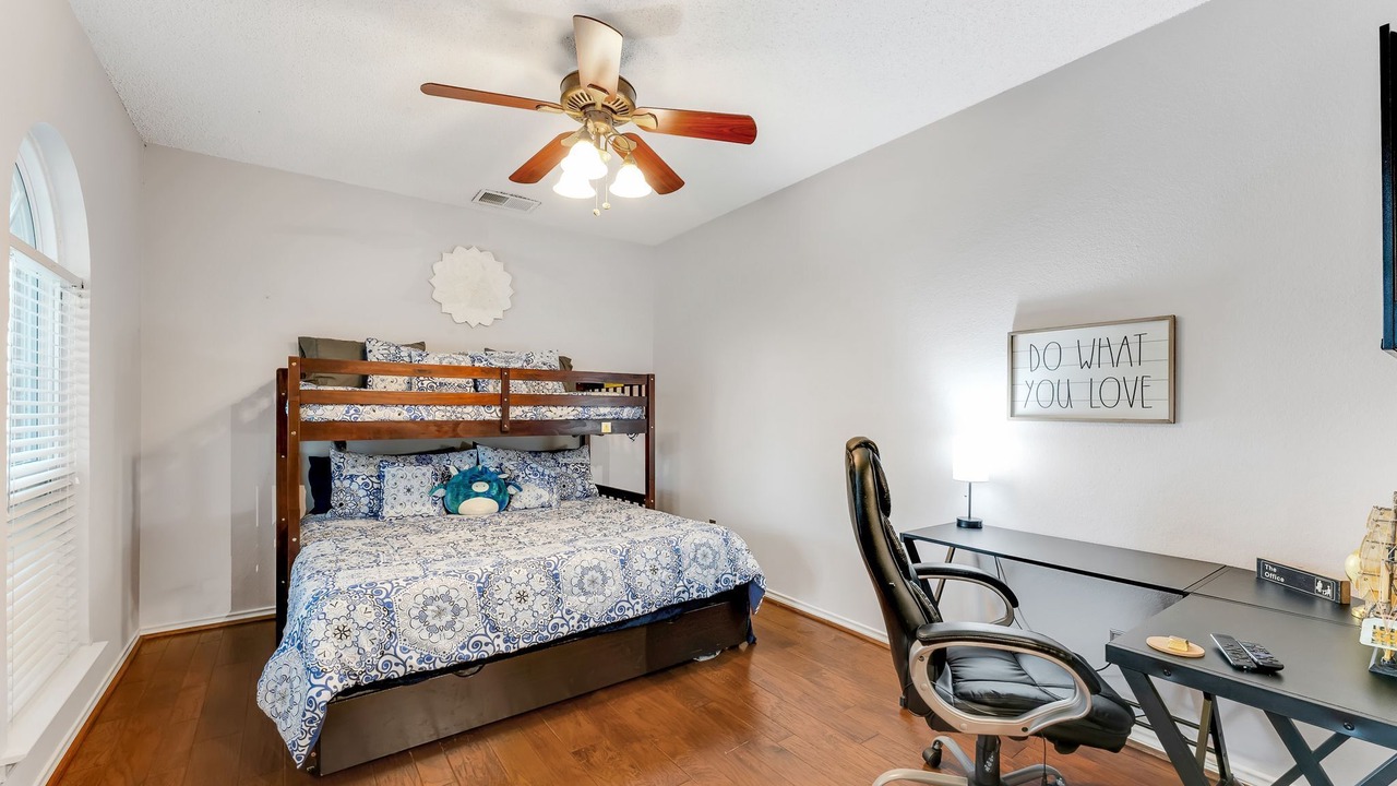 Photo of Bedroom in Allen