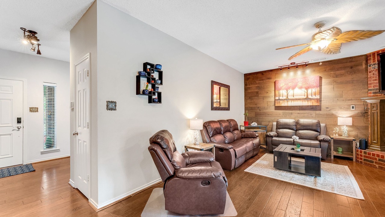 Photo of Livingroom in Allen