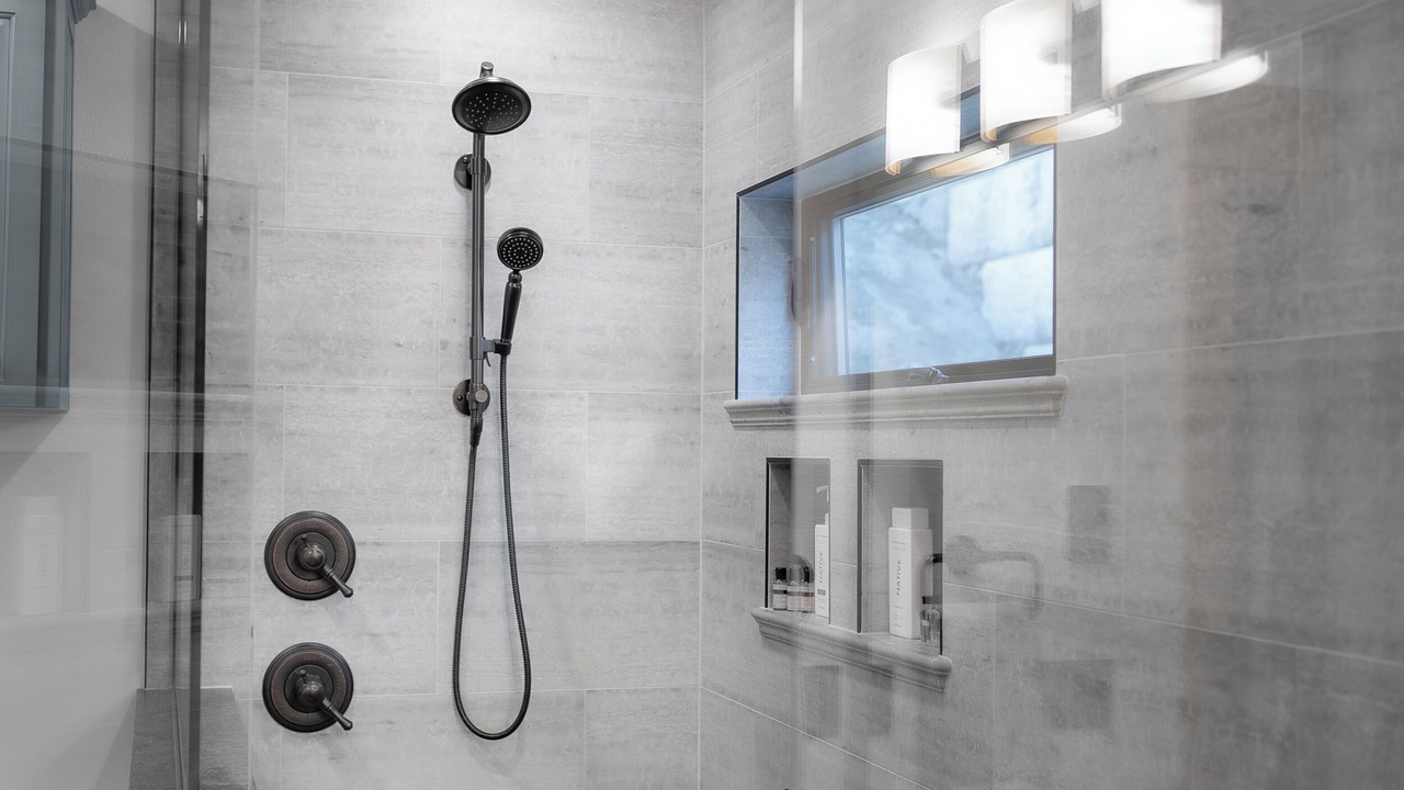 Photo of Bathroom in Roseburg