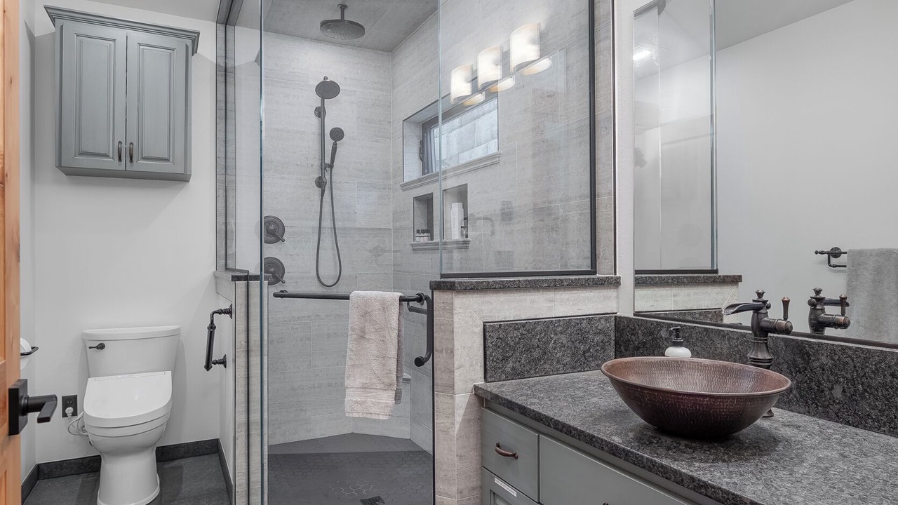 Photo of Bathroom in Roseburg