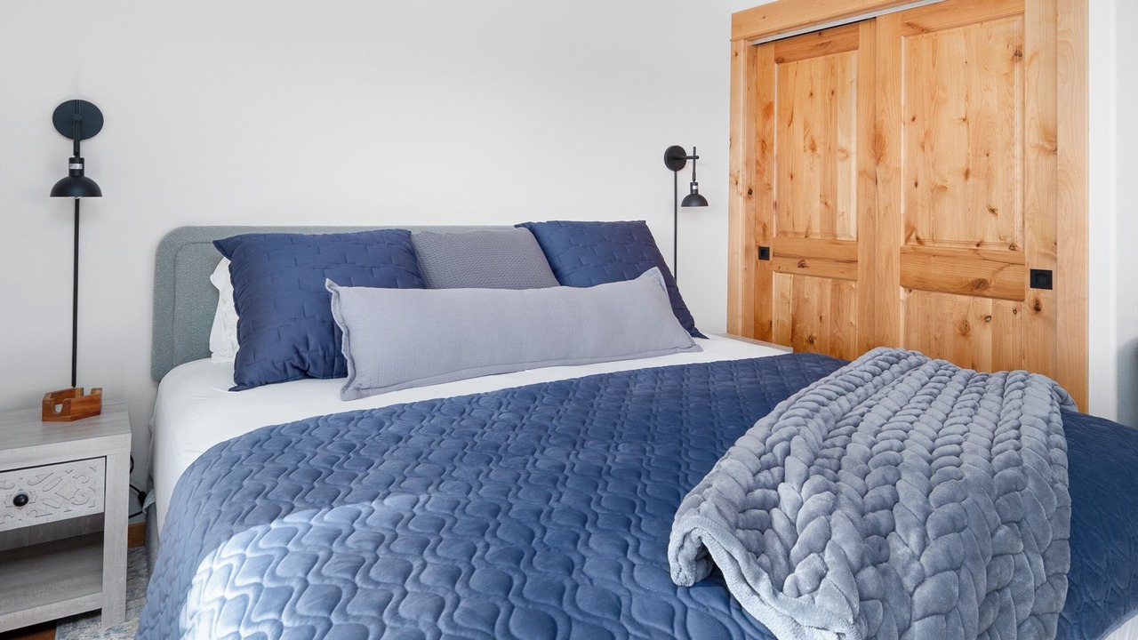 Photo of Bedroom in Roseburg