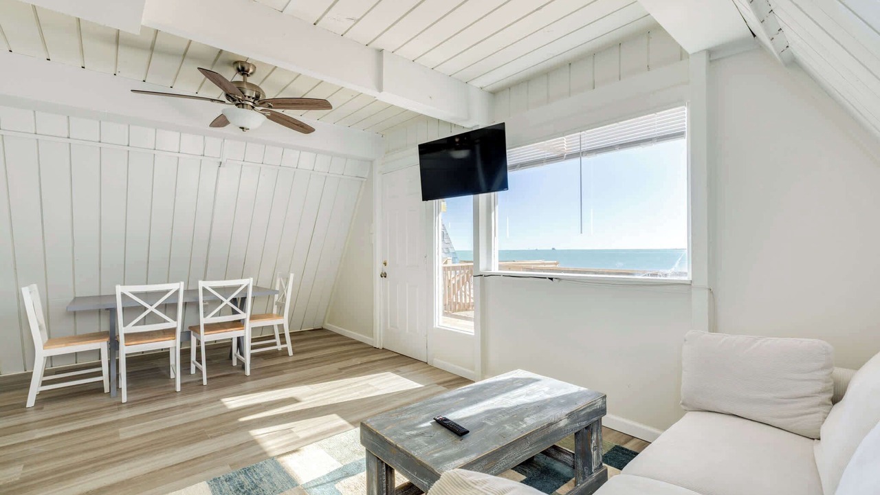 Photo of Livingroom in Surfside Beach