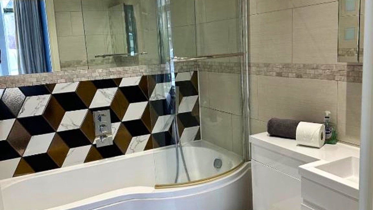 Photo of Bathroom in Ealing Common