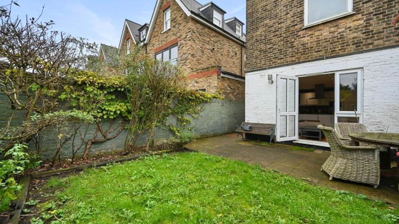 Photo of Outdoor in Ealing Common