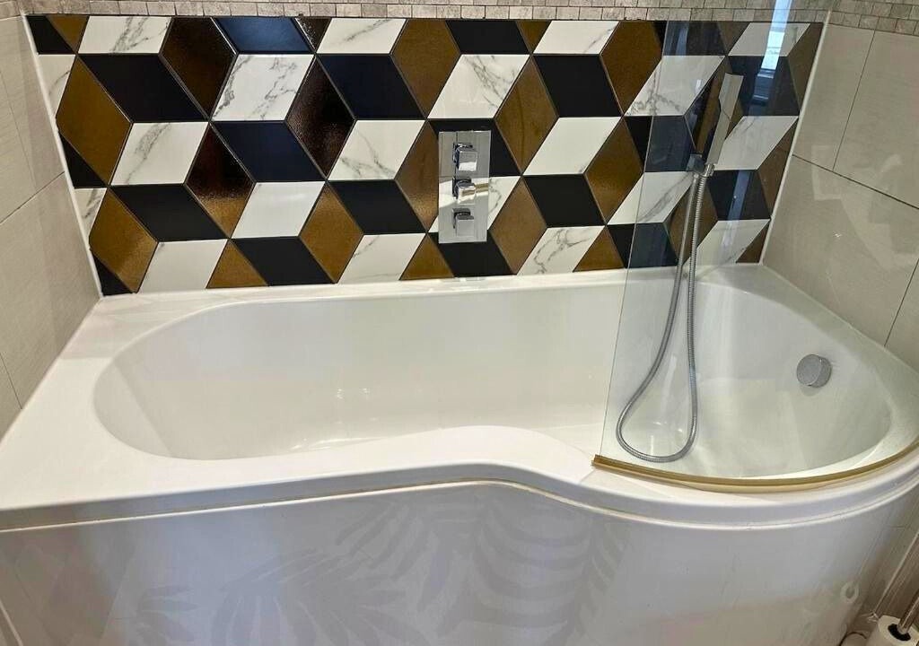 Photo of Bathroom in Ealing Common