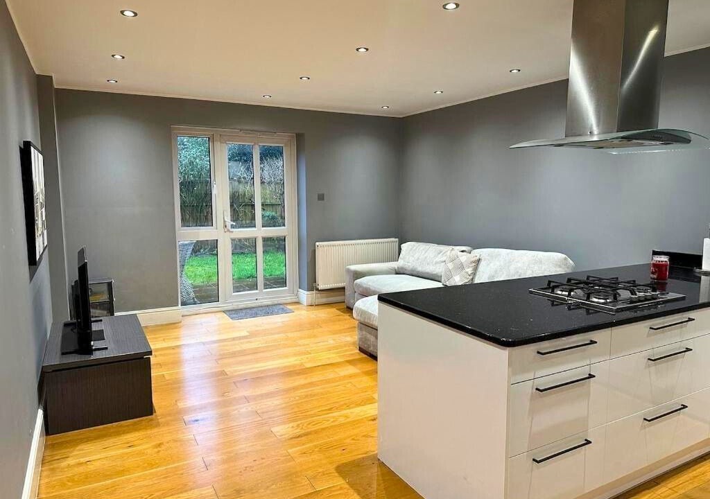 Photo of Others in Ealing Common