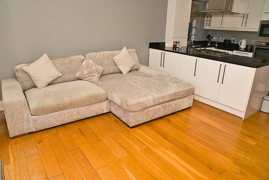 Photo of Livingroom in Ealing Common