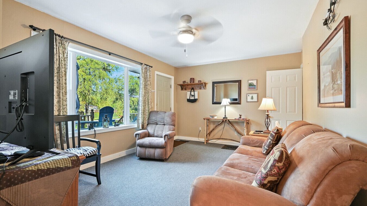 Photo of Livingroom in Greenville Junction