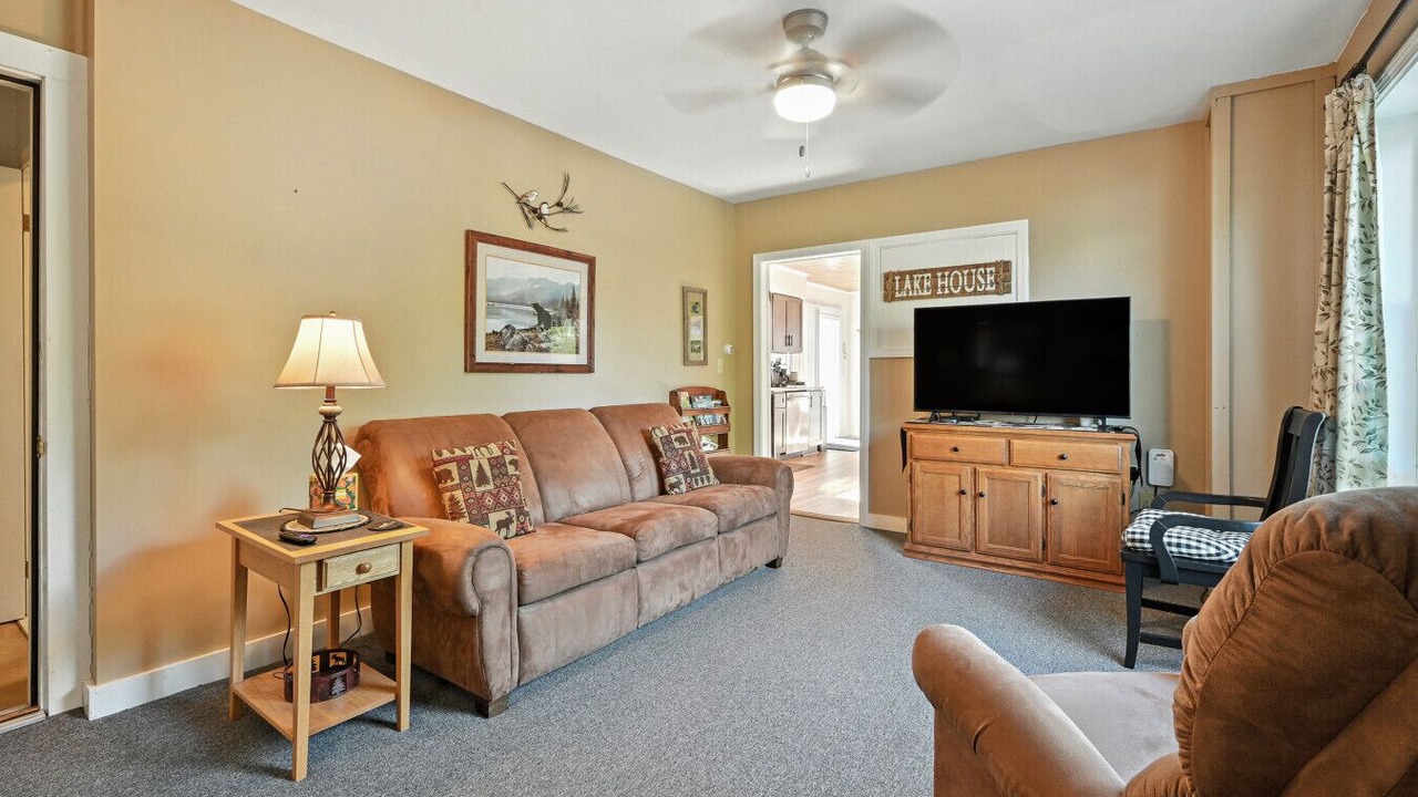 Photo of Livingroom in Greenville Junction