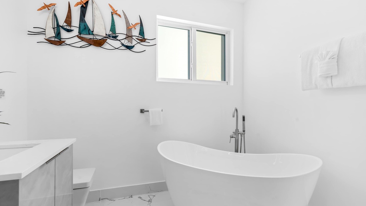 Photo of Bathroom in Marathon