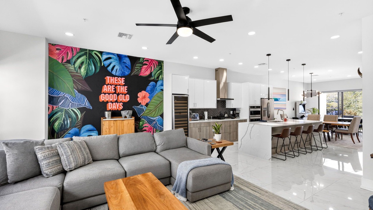 Photo of Livingroom in Downtown